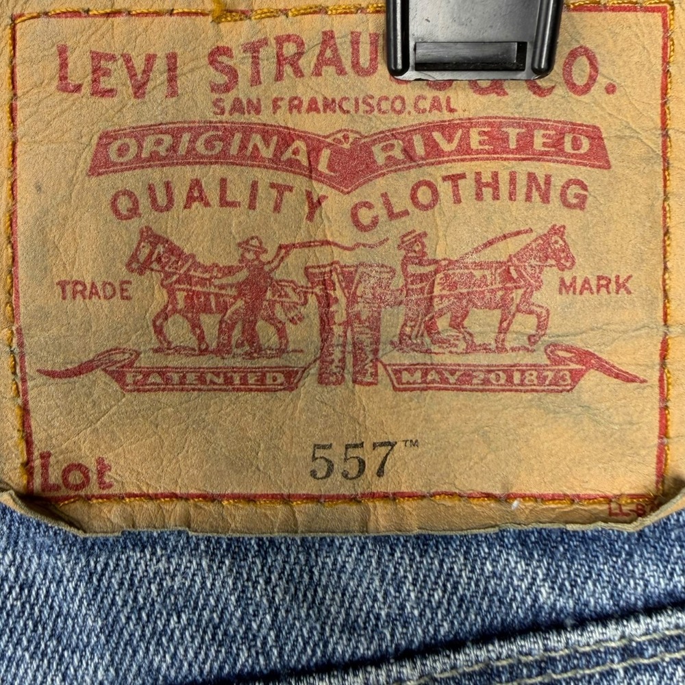Levi's 557 Relaxed Boot Fit Jeans Medium Wash Cotton Denim Men's Size W38 x L30 - Picture 8 of 15